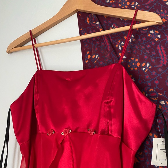 Vampy vintage satin gown - Picture 3 of 7